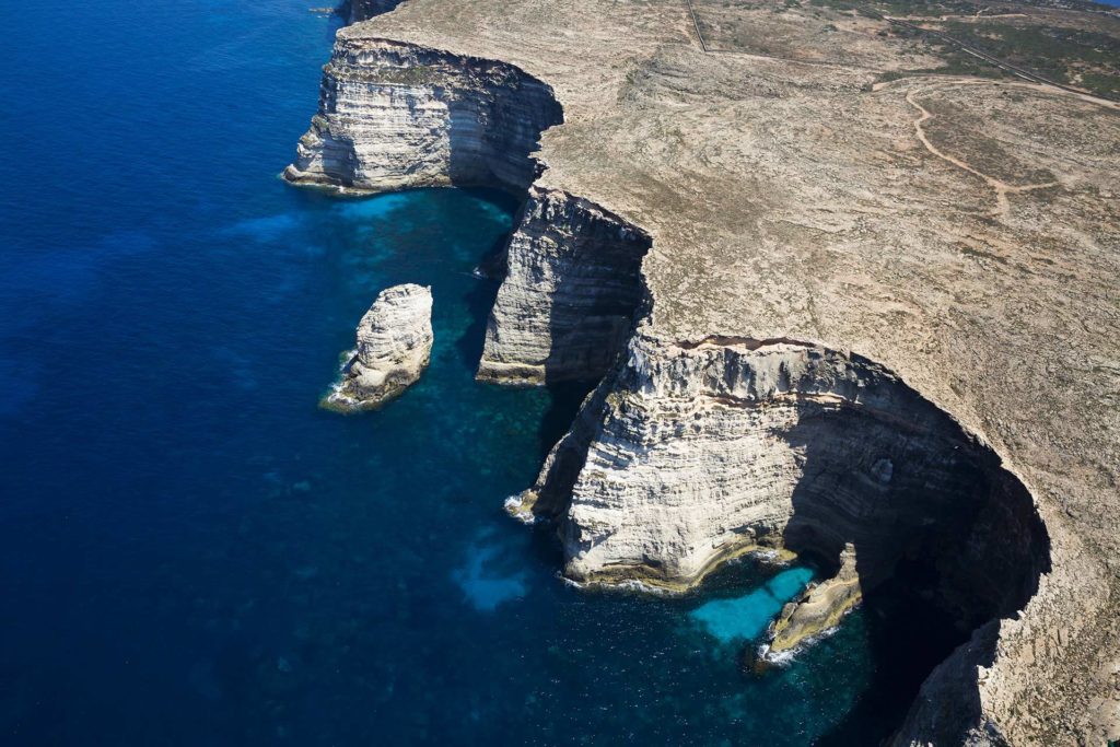 foto aerea, colori, mare luce d'estate