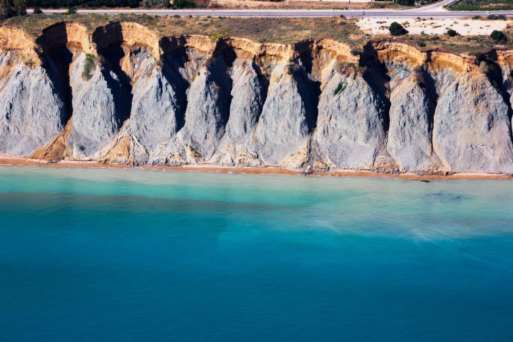 foto aerea, colori, mare luce d'estate