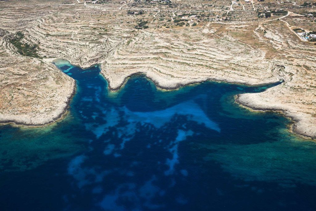 foto aerea, colori, mare luce d'estate